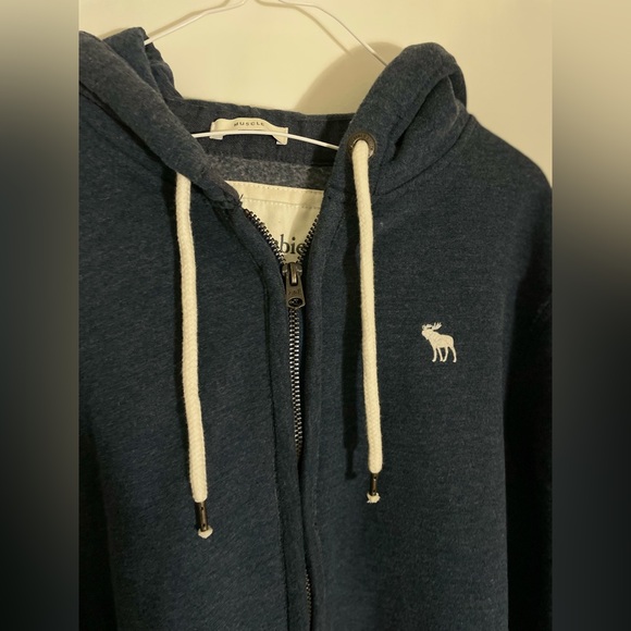 Abercrombie Navy Blue zip-up fleece inside - Picture 2 of 15